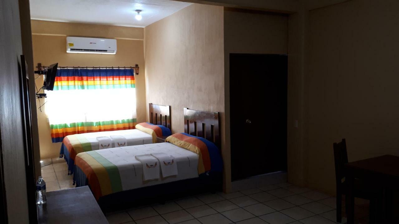 Hotel Alebrijes San Pedro Pochutla المظهر الخارجي الصورة