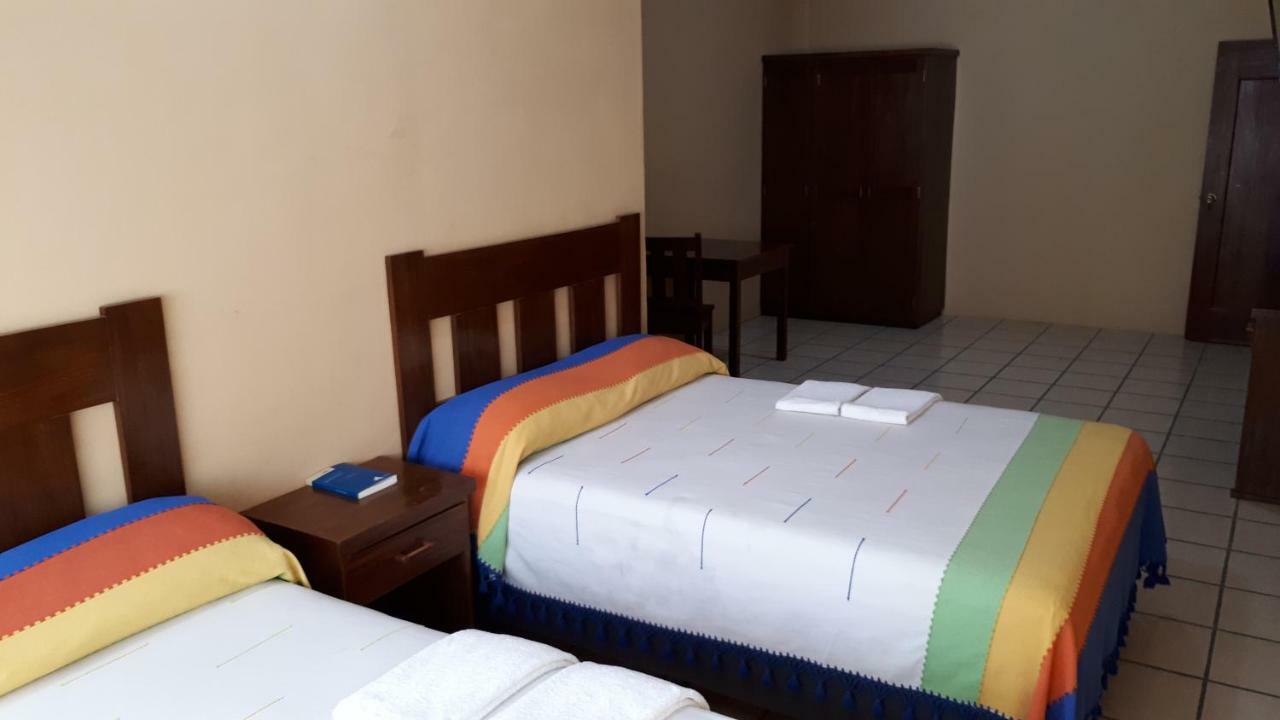 Hotel Alebrijes San Pedro Pochutla المظهر الخارجي الصورة