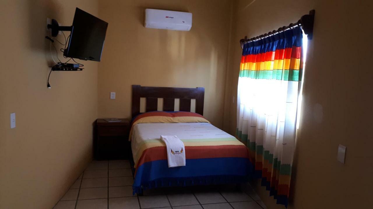 Hotel Alebrijes San Pedro Pochutla المظهر الخارجي الصورة